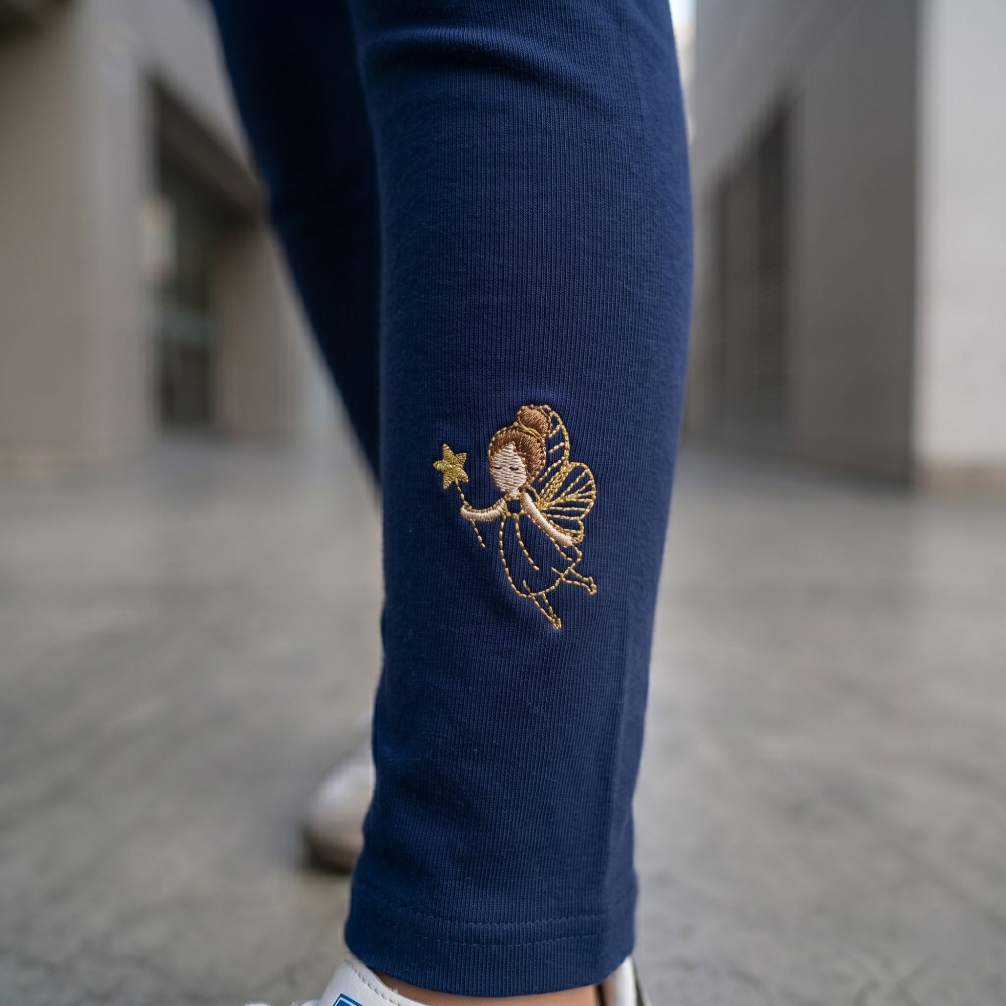 Legging Afranelada Niña Azul Bordado Hadita