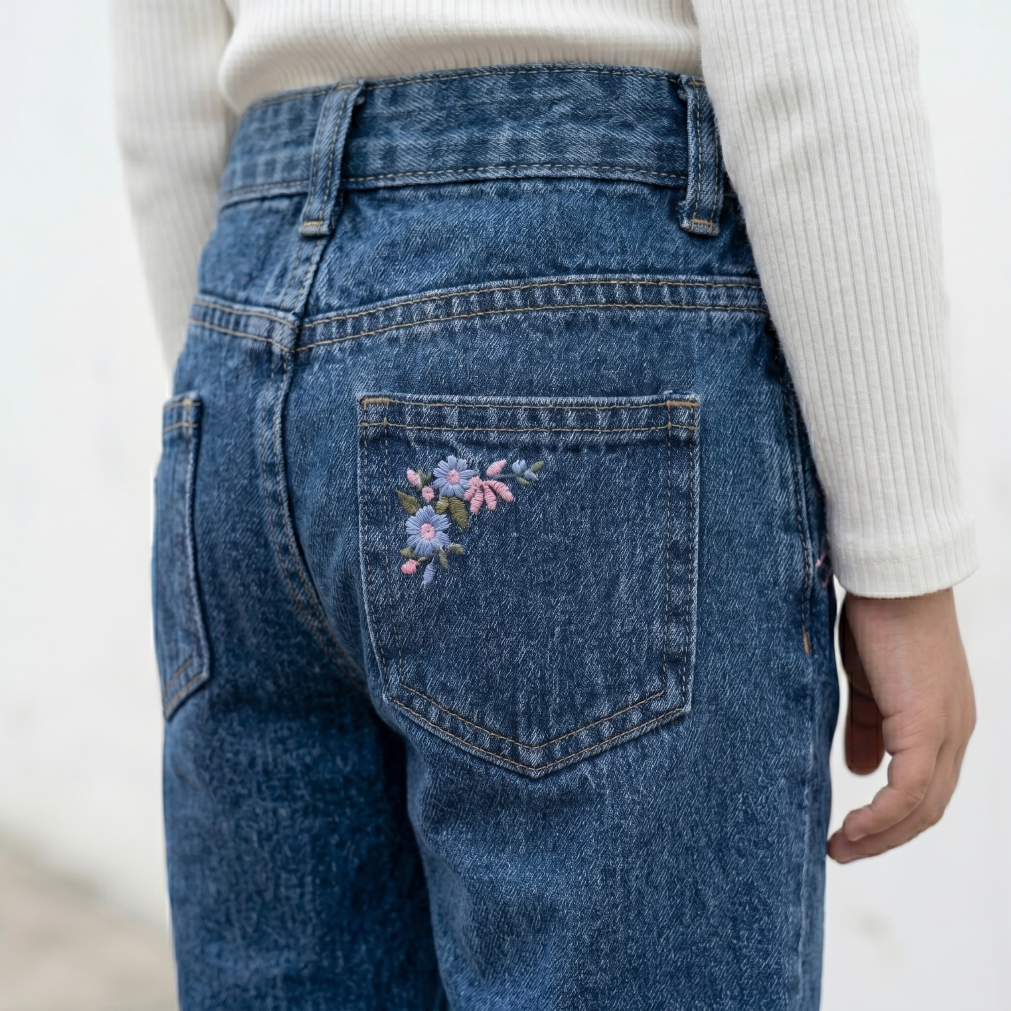 Jean Niña Jean Denim Azul con Bordado de Flores