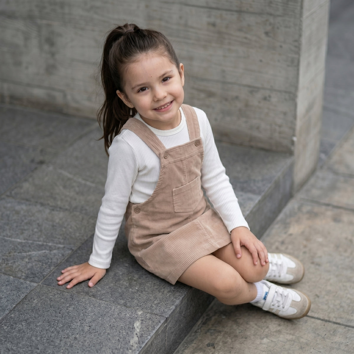 Overall con Falda de Corduroy Beige Niña