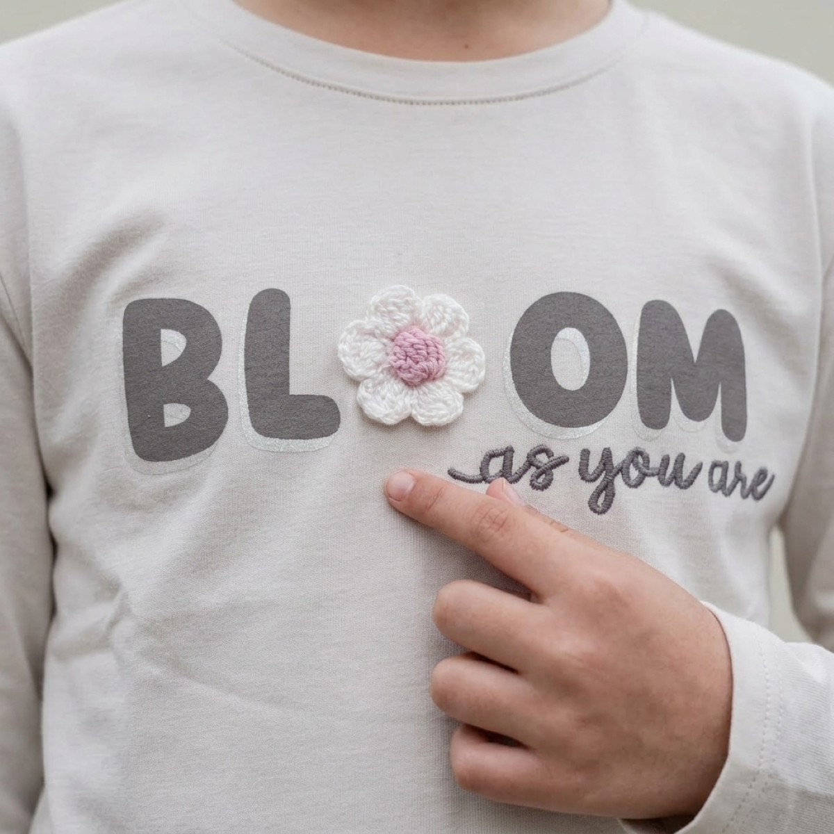 Polo Niña Algodón Manga Larga Hueso Estampado Bloom con Flor 3D