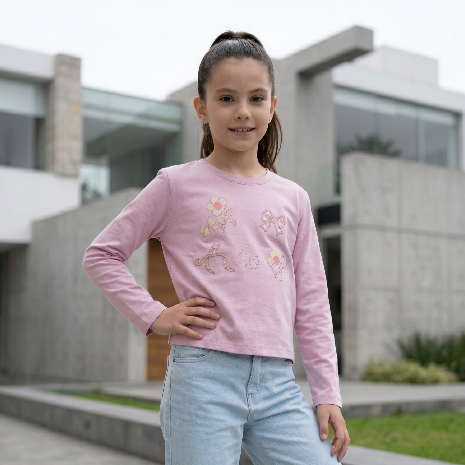 Polo niña palo rosa con lazos y flores bordados manga larga - Angela Kids