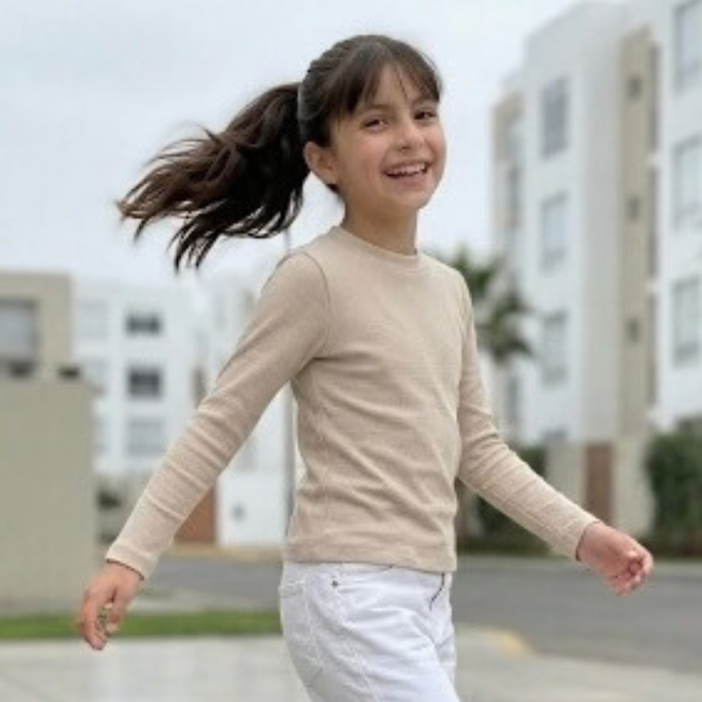 Polo niña algodón color arena tallas 4 a 16 – Angela Kids