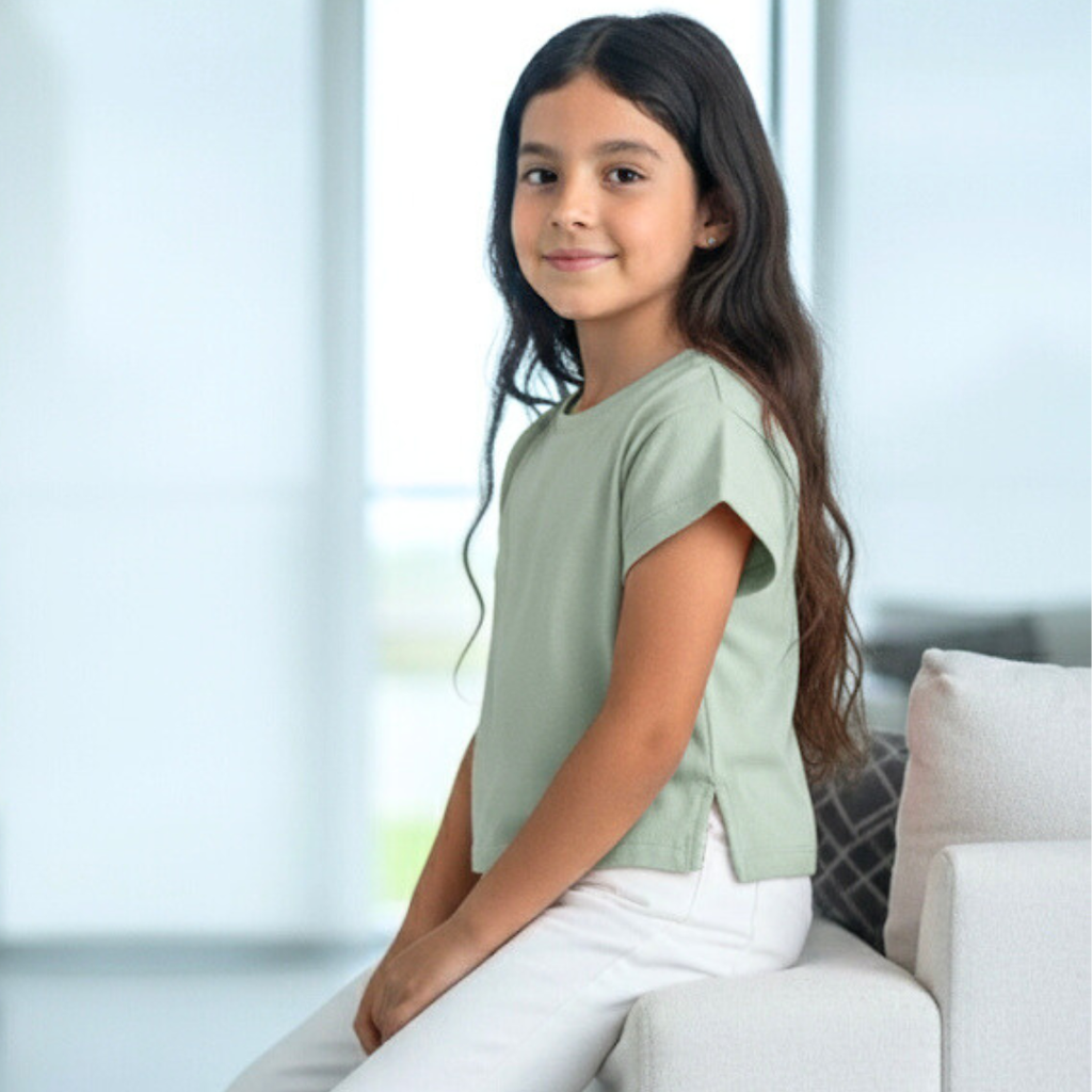 Polo niña crop verde cemento casual – Angela Kids ropa para niñas